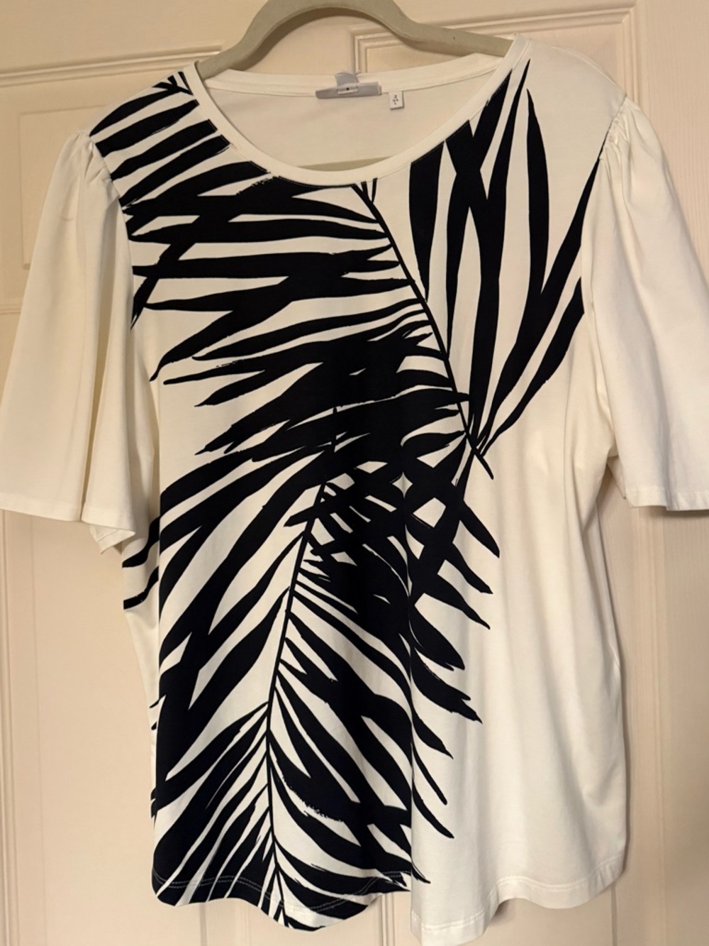 Polished Summer Top with a Taste of the Tropics!